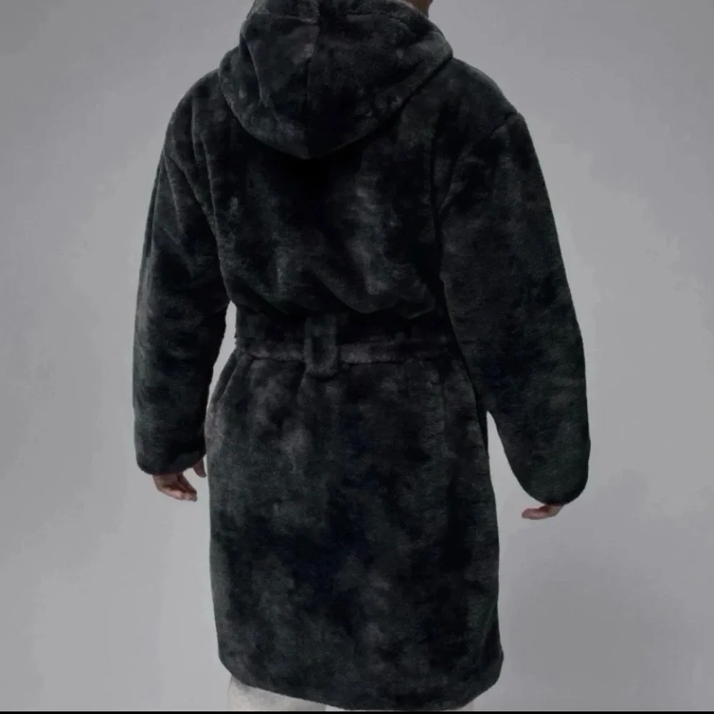 Nike Jordan Brooklyn Faux Fur Robe Thunder Gray HV1044-036 Men’s Size L